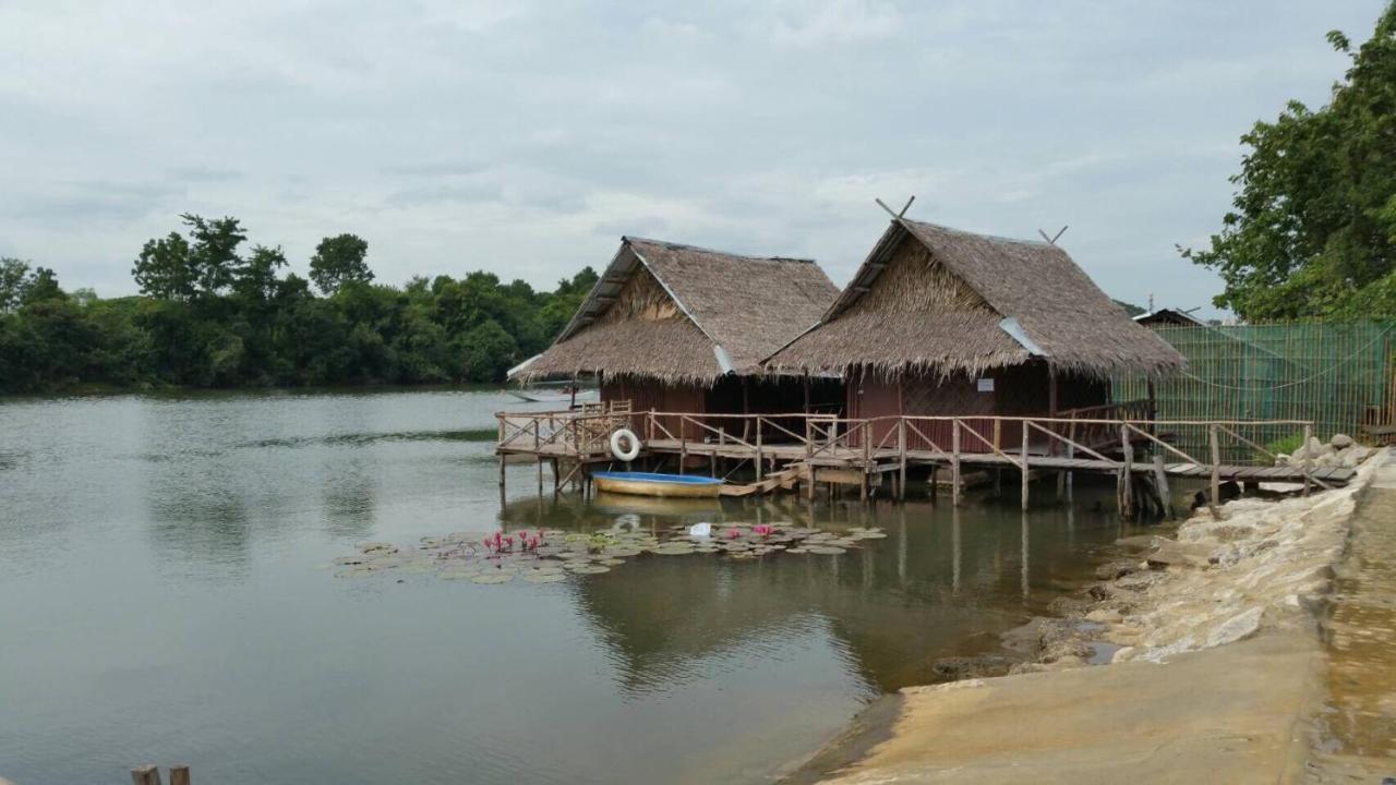 Bamboo House Resort Kanchanaburi Bagian luar foto