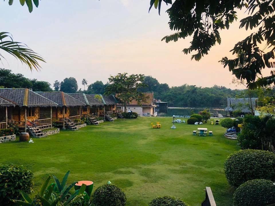 Bamboo House Resort Kanchanaburi Bagian luar foto